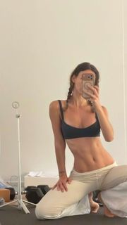 Rachel Cook feet photo thumbnail
