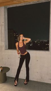 Rachel Cook feet photo thumbnail