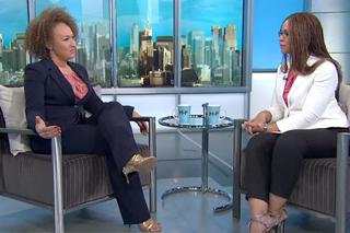 Rachel Dolezal feet photo 13