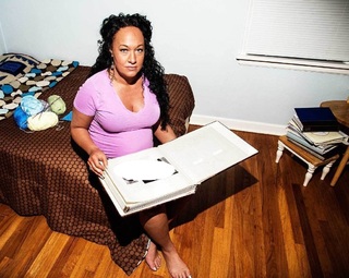Rachel Dolezal feet photo 8