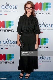 Rachel Griffiths feet photo 16