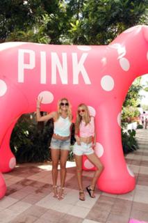 Rachel Hilbert feet photo 16