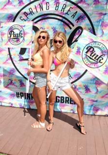 Rachel Hilbert feet photo 15