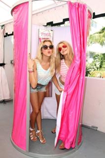 Rachel Hilbert feet photo 14