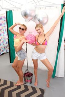 Rachel Hilbert feet photo 8