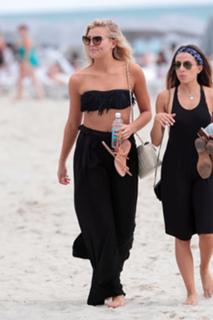 Rachel Hilbert feet photo 8