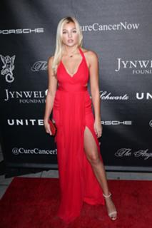 Rachel Hilbert feet photo 11