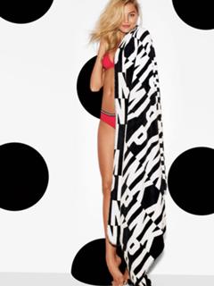 Rachel Hilbert feet photo 1