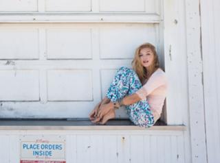 Rachel Hilbert feet photo 4