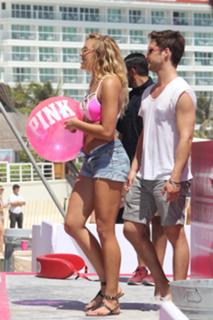 Rachel Hilbert feet photo 2