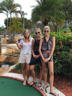 Rachel Hilbert feet photo 9