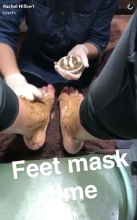 Rachel Hilbert feet photo 10