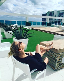 Rachel Hilbert feet photo 5