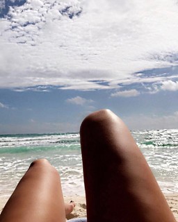 Rachel Hilbert feet photo 7