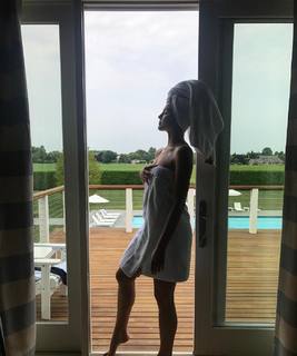 Rachel Hilbert feet photo 16