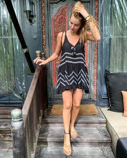 Rachel Hilbert feet photo 5