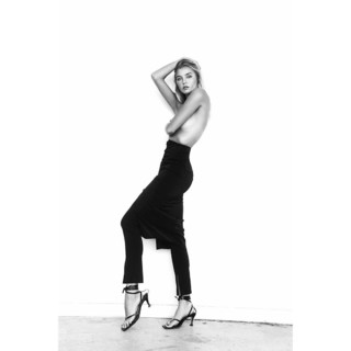 Rachel Hilbert feet photo 2