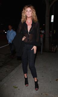 Rachel Hunter feet photo thumbnail