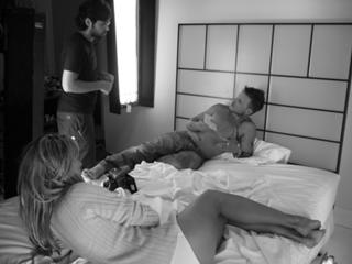 Rachel Hunter feet photo thumbnail