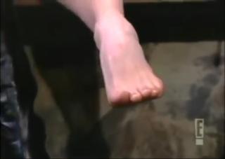 Rachel Hunter feet photo thumbnail