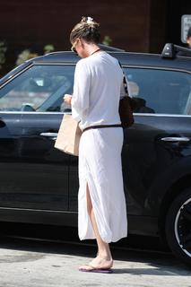 Rachel Hunter feet photo thumbnail