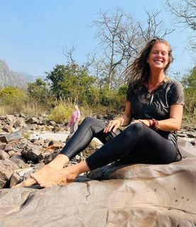 Rachel Hunter feet photo thumbnail