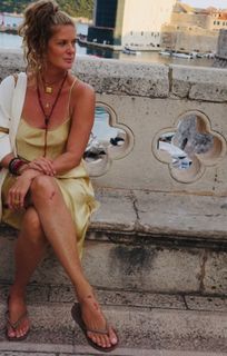 Rachel Hunter feet photo thumbnail