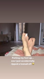 Rachel Hurd-Wood feet photo thumbnail