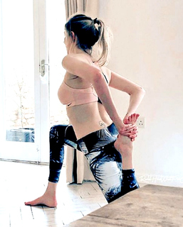 Rachel Hurd-Wood feet photo thumbnail