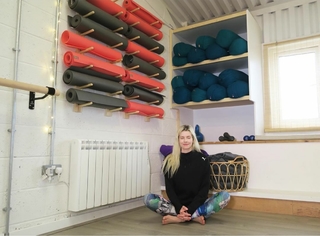 Rachel Hurd-Wood feet photo thumbnail