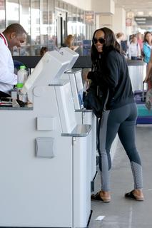 Rachel Lindsay feet photo 6