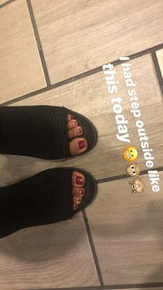 Rachel Lindsay feet photo 12