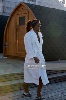 Rachel Lindsay feet photo 1