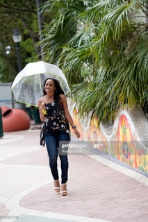 Rachel Lindsay feet photo 11