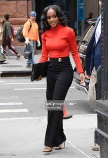 Rachel Lindsay feet photo 11