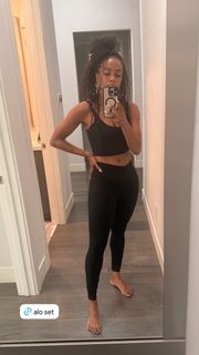 Rachel Lindsay feet photo 2