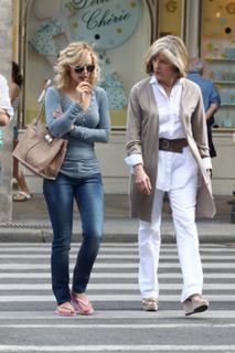 Rachel McAdams feet photo thumbnail
