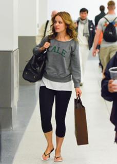 Rachel McAdams feet photo thumbnail