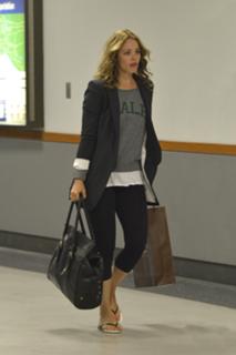Rachel McAdams feet photo thumbnail