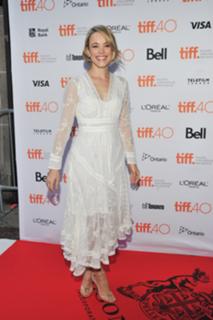 Rachel McAdams feet photo thumbnail