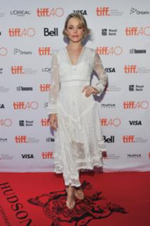 Rachel McAdams feet photo thumbnail