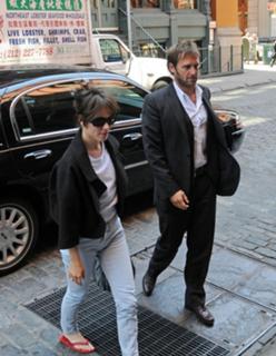 Rachel McAdams feet photo thumbnail