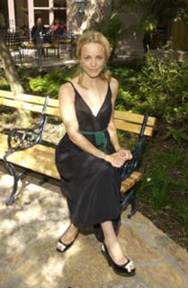 Rachel McAdams feet photo thumbnail