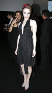 Rachel McAdams feet photo thumbnail
