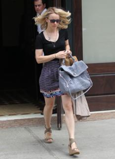 Rachel McAdams feet photo thumbnail