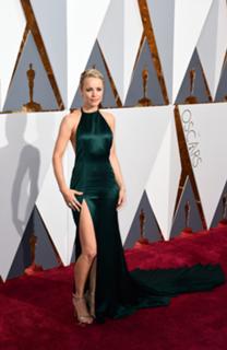 Rachel McAdams feet photo thumbnail