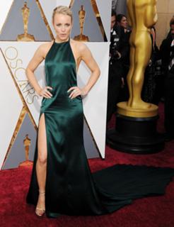 Rachel McAdams feet photo thumbnail