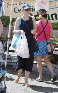 Rachel McAdams feet photo thumbnail