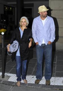 Rachel McAdams feet photo thumbnail