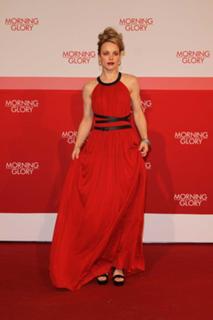 Rachel McAdams feet photo thumbnail